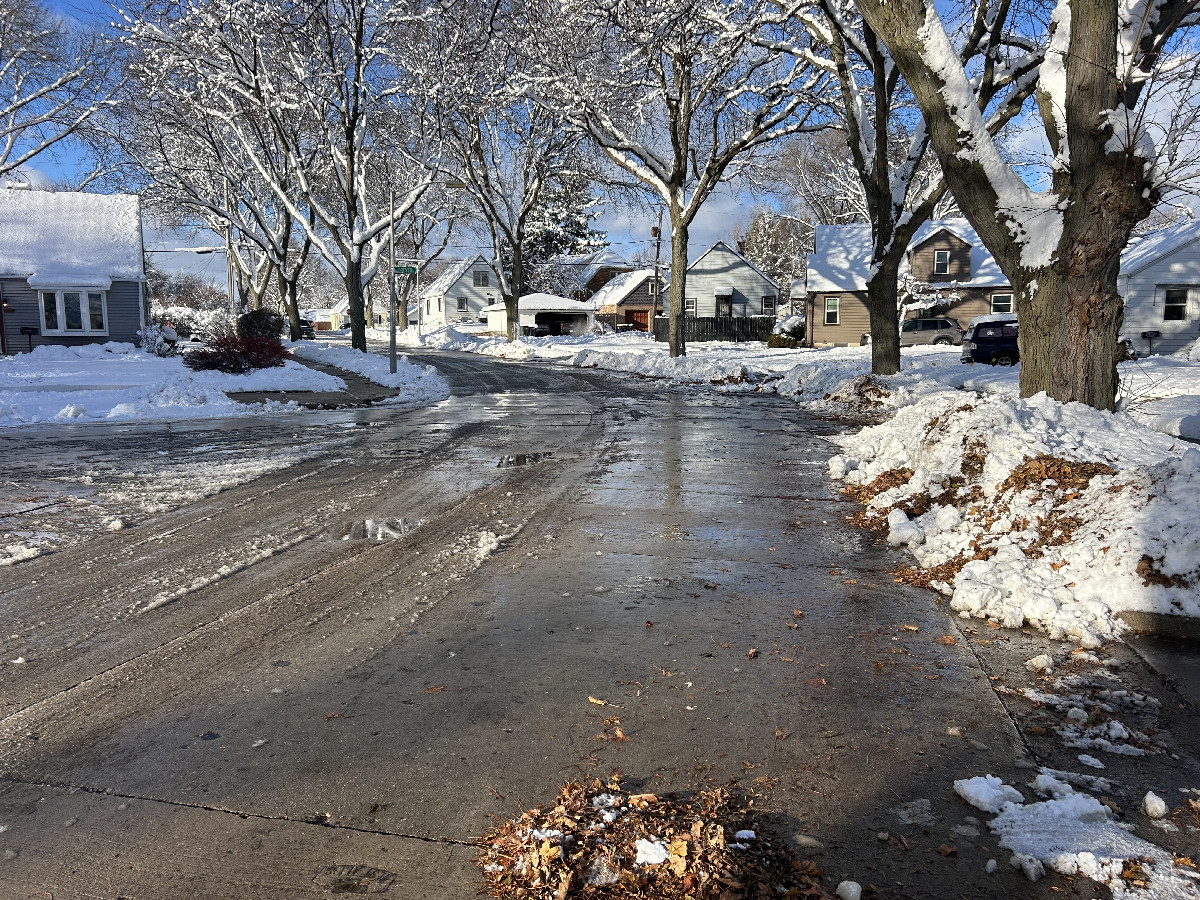 A view to the north from the confluence, up Buchanan Pl toward Beloit Rd.