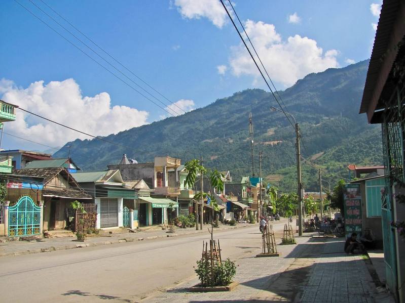 Muong Lay, the closest sizeable town to the confluence and our starting point.