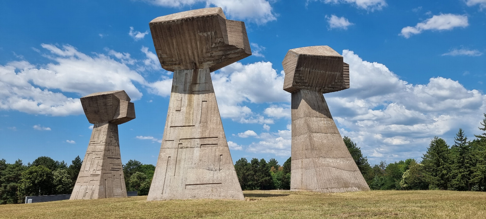 Ni&scaron; (Ниш) –Bubanj Memorial Park, "The Three Fists" (Спомен-парк Бубањ) 