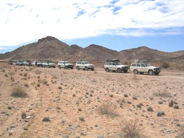 10 vehicle convoy from Landcruiser Club of SA